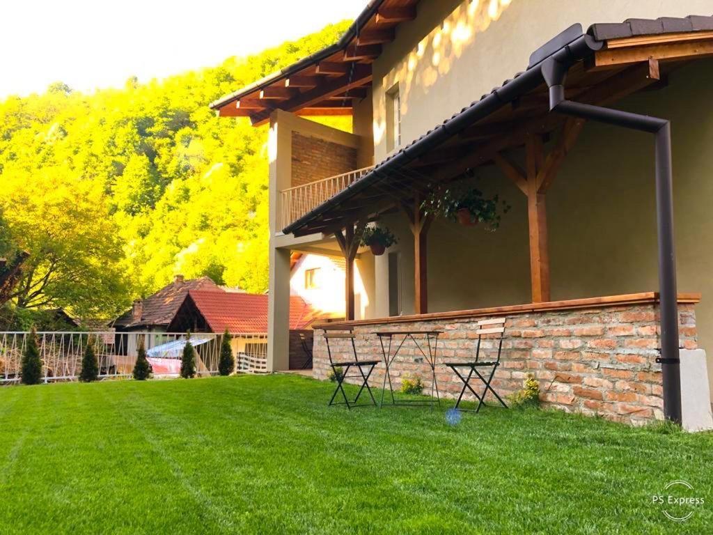 Pensiunea Sugag Exterior photo